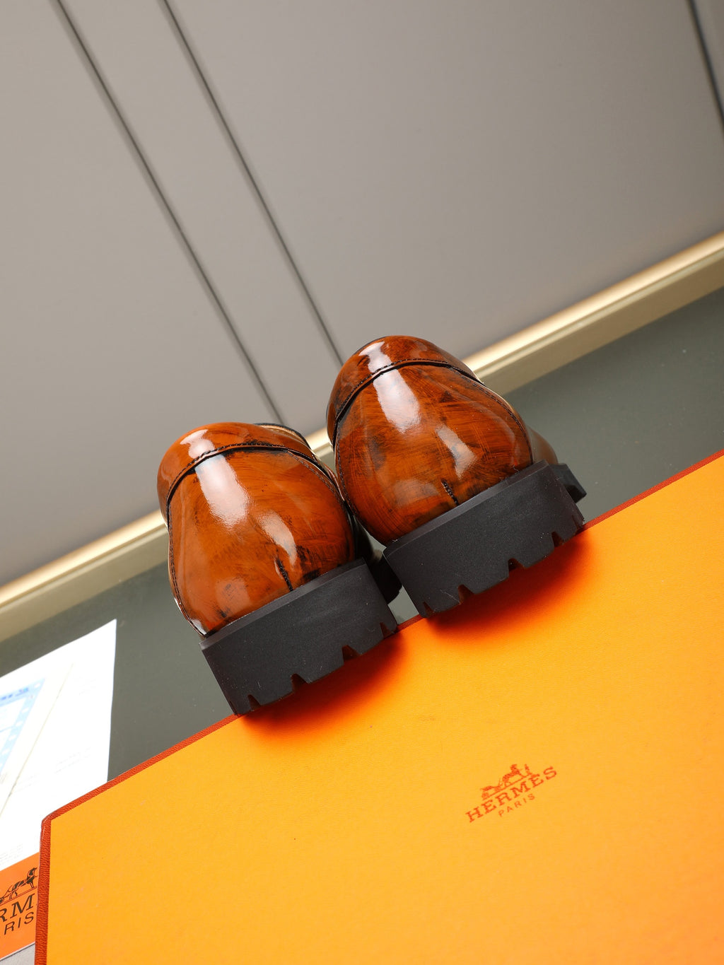 Hermes Group Series "Chestnut" Patent Leather H Logo Thick Sole Men Loafers