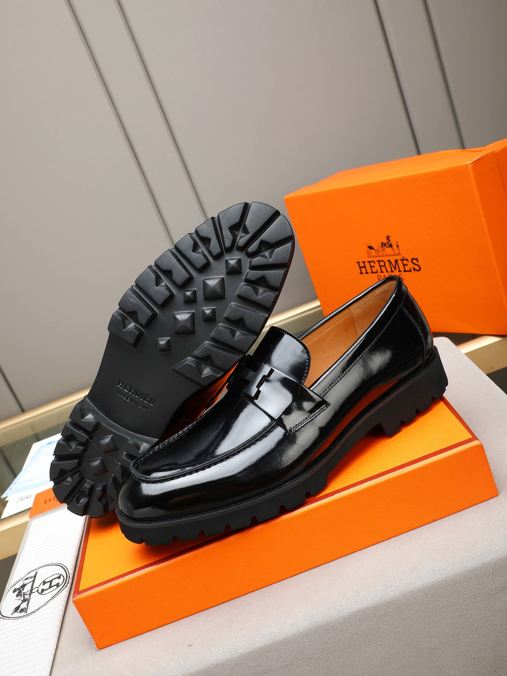 Hermes Group Series "Black" Patent Leather H Logo Thick Sole Men Loafers
