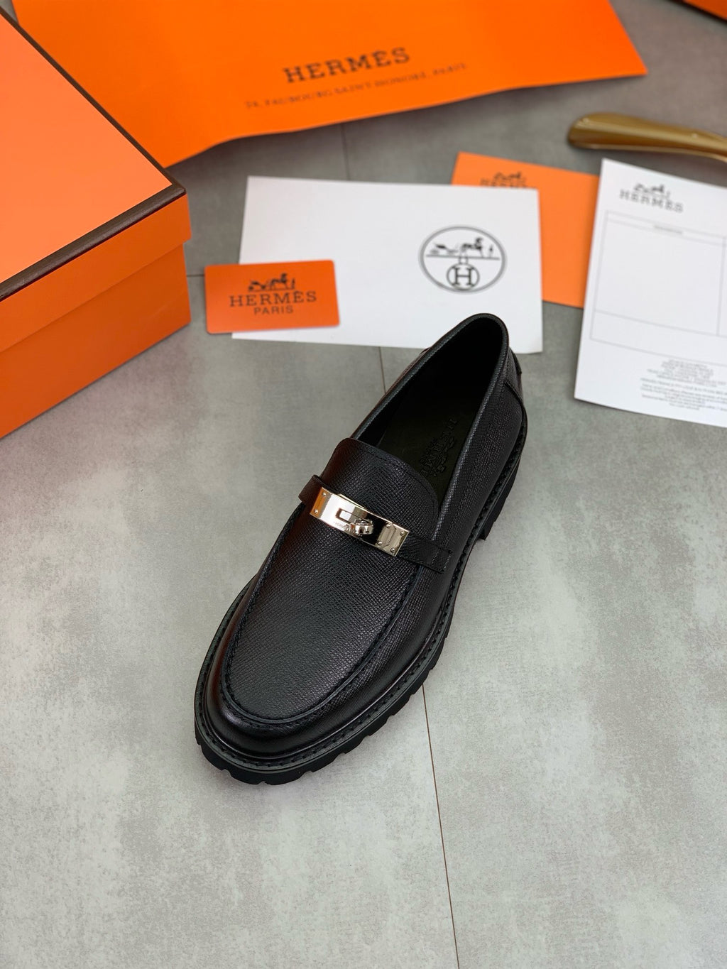 Hermes Group Series "Black" Grain Leather Kelly Buckle Men Chunky Loafers