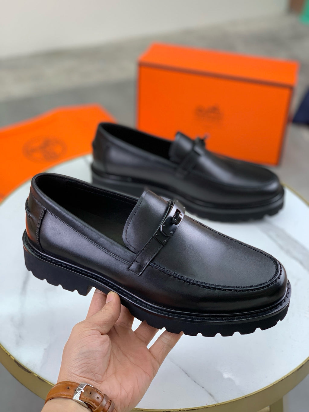 Hermes Group Series "Black" Smooth Leather Kelly Buckle Men Chunky Loafers