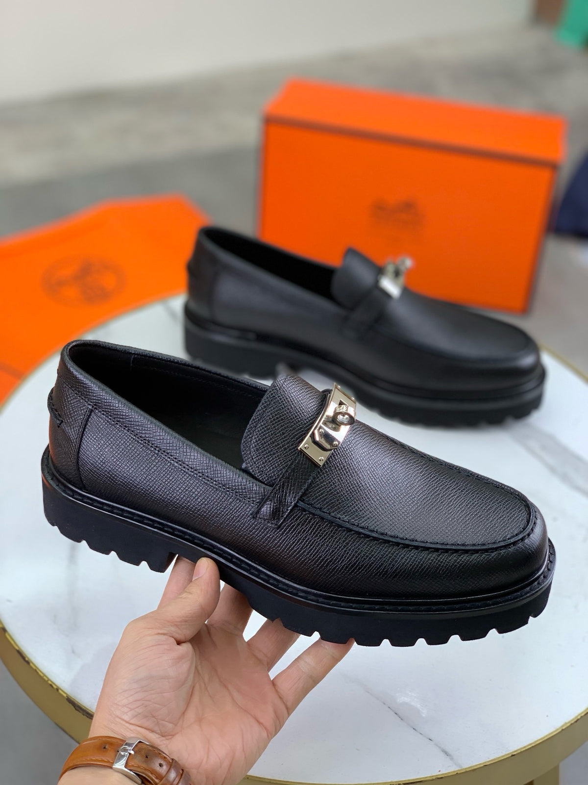 Hermes Group Series "Black" Grain Leather Kelly Buckle Men Chunky Loafers