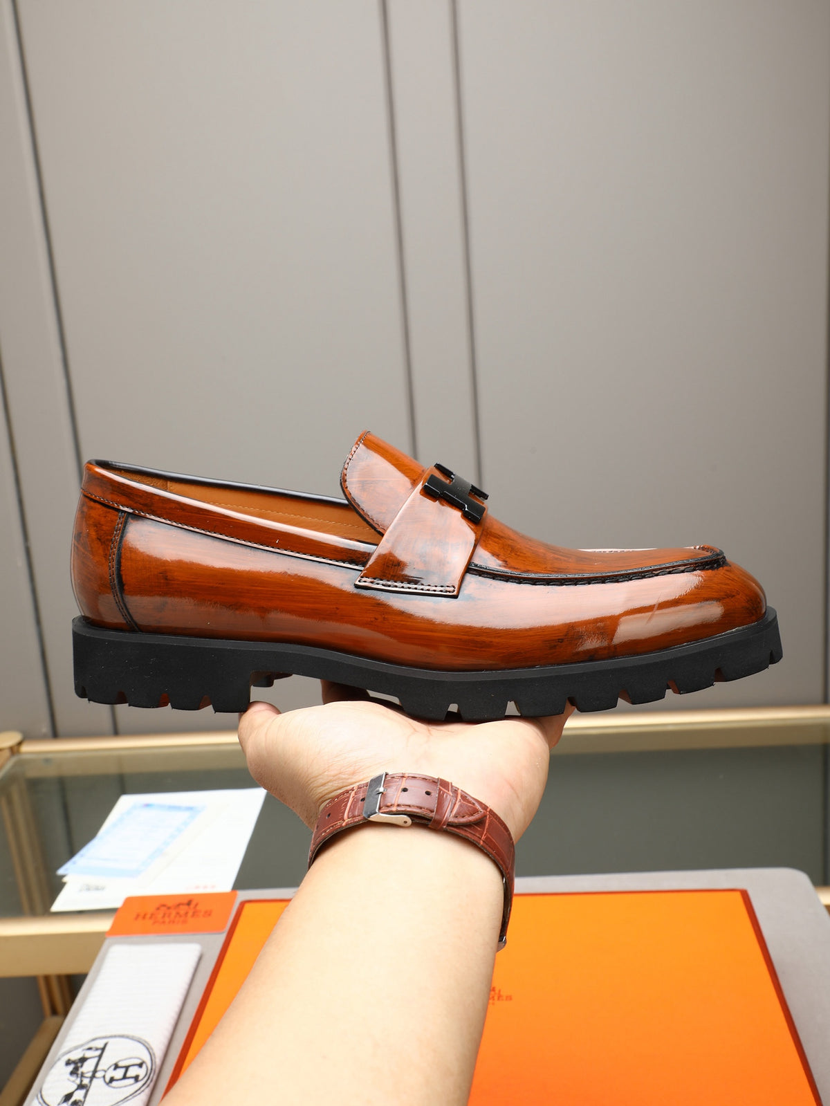 Hermes Group Series "Chestnut" Patent Leather H Logo Thick Sole Men Loafers