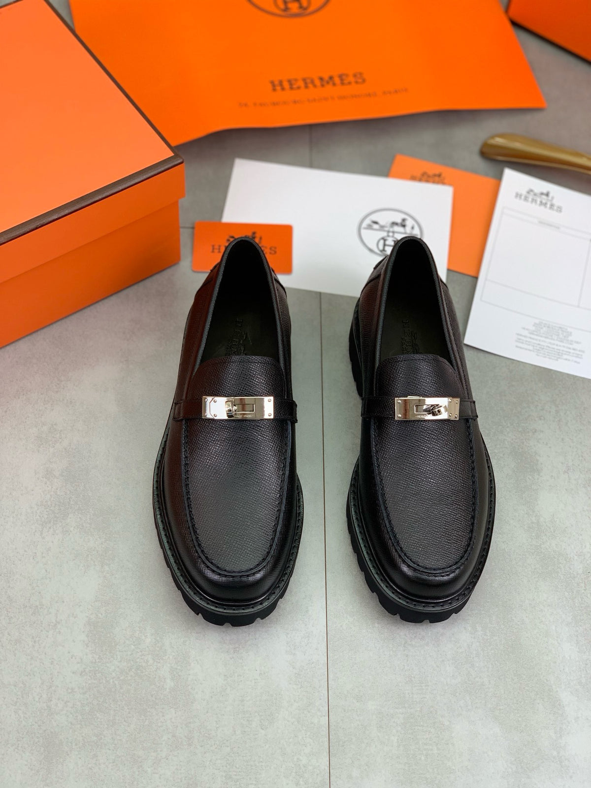 Hermes Group Series "Black" Grain Leather Kelly Buckle Men Chunky Loafers