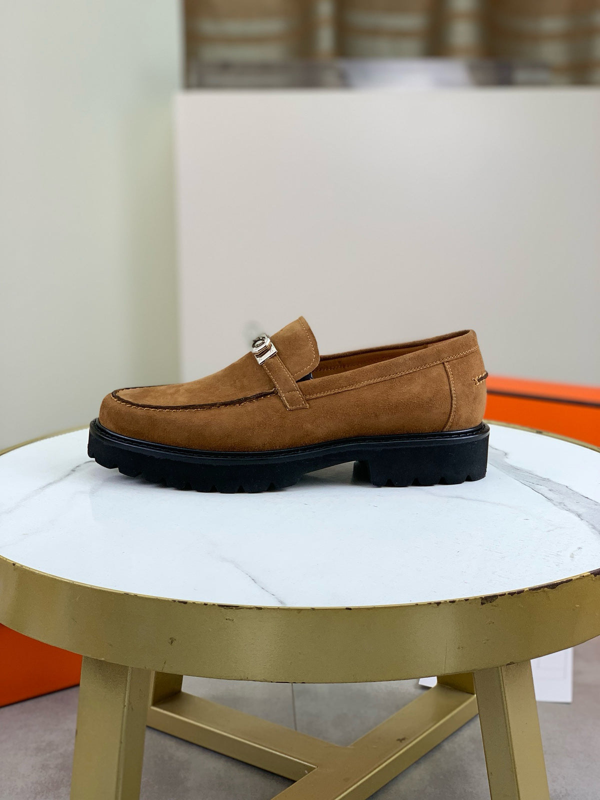 Hermes Group Series "Camel" Suede Kelly Buckle Men Chunky Loafers